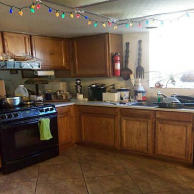 featuredimage1400x700cluttered-kitchen