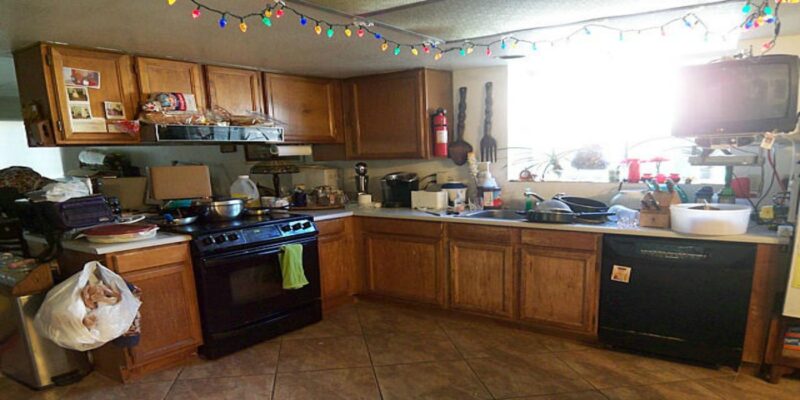 featuredimage1400x700cluttered-kitchen